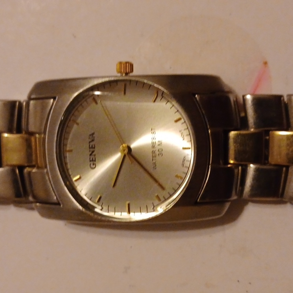 WOMAN'S GENEVA WATCH